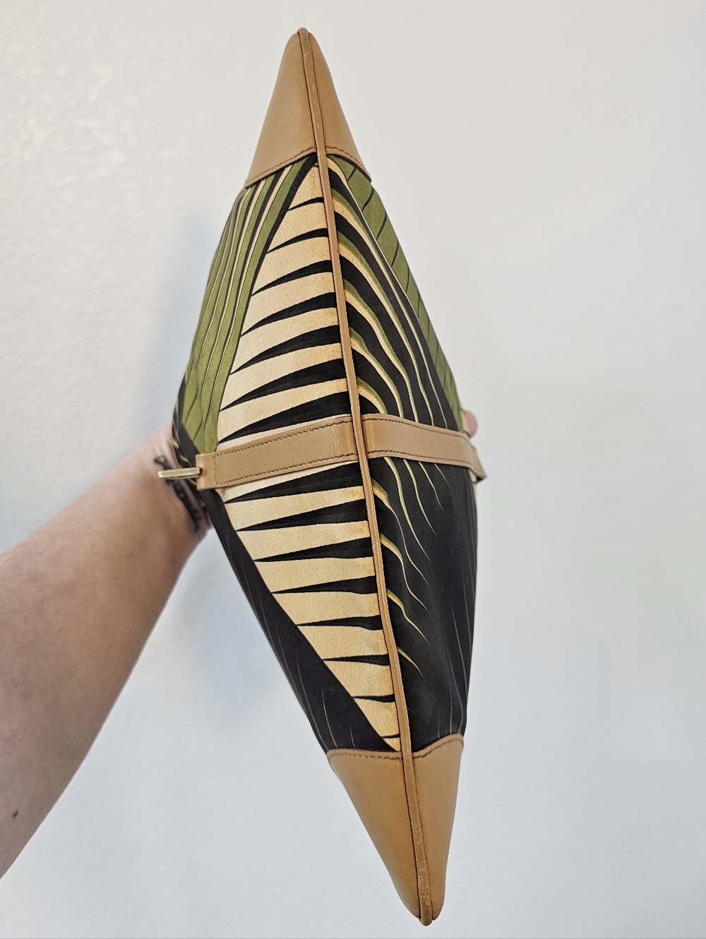 ๐ฃ HOST PICK ๐ฃ Vintage Gucci Satin Bamboo Jackie O Shoulder Bag ๐ฅ RARE ๐ฅ - Picture 6 of 16